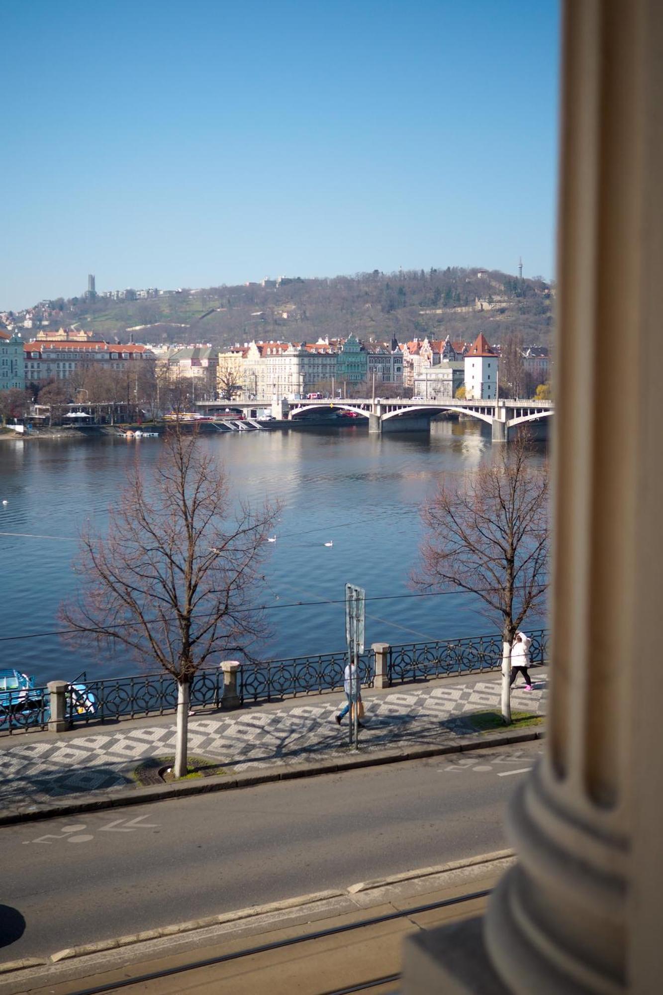 Rasinovo Nabrezi - Riverside Residence Prag Eksteriør billede
