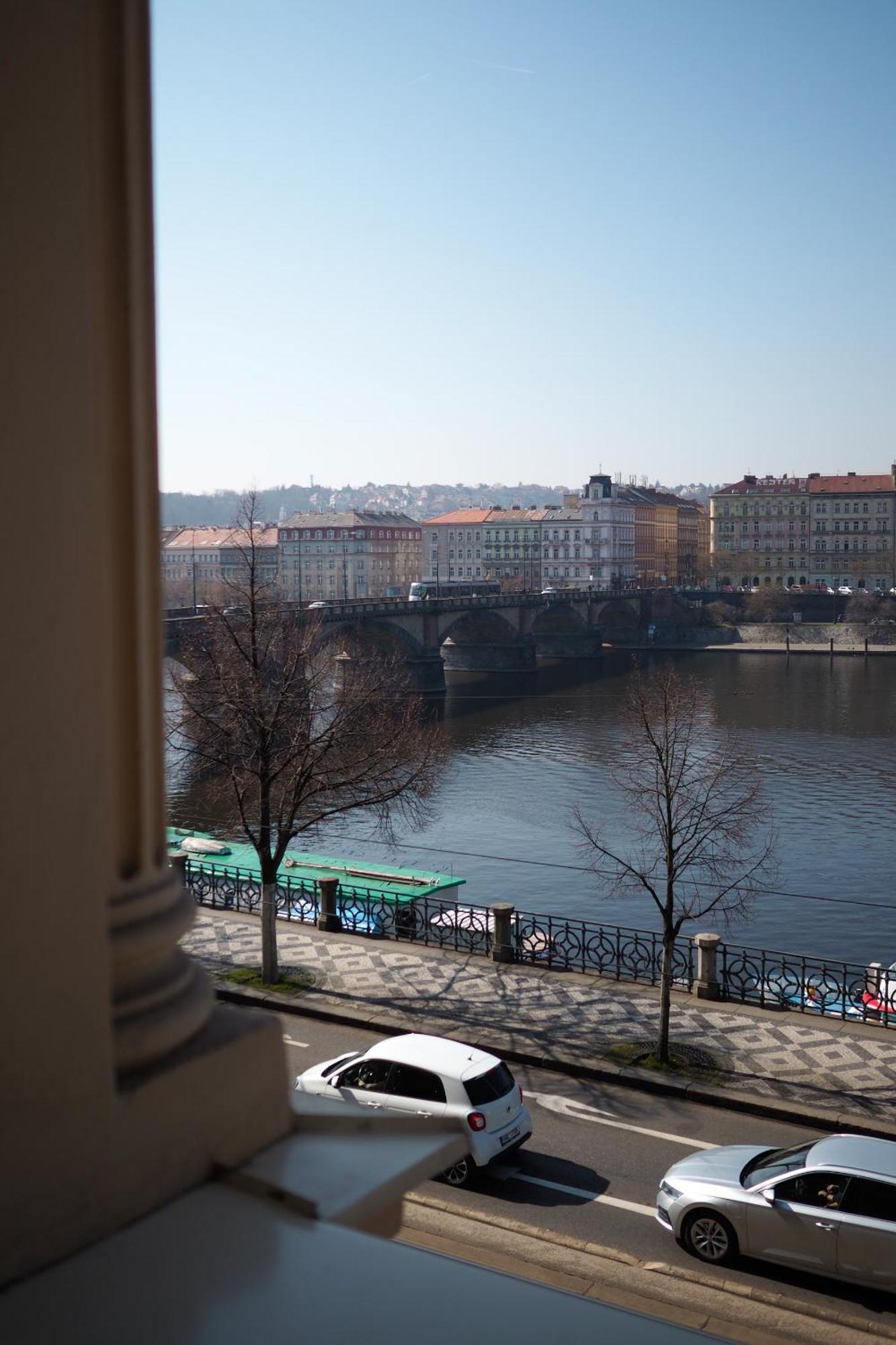 Rasinovo Nabrezi - Riverside Residence Prag Eksteriør billede